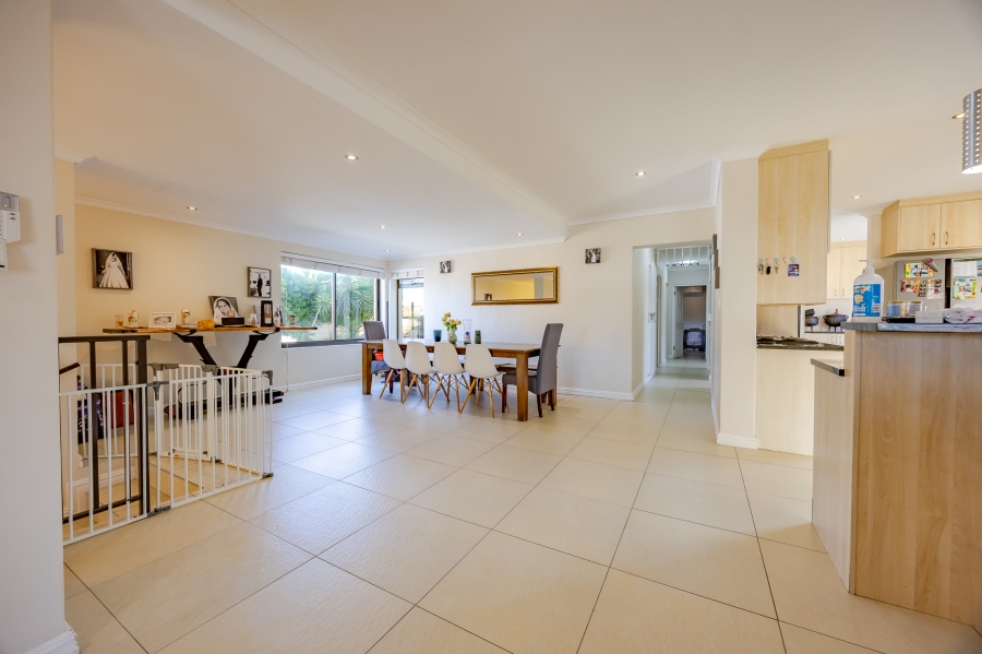 4 Bedroom Property for Sale in Flamingo Vlei Western Cape